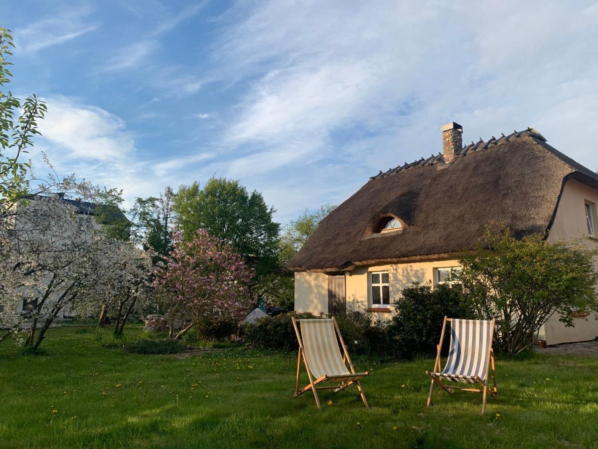 Oaza Pod Strzecha Klimatyczny Dom Z 3 Sypialniami Na Wylacznosc Z Kominkiem I Duzym Ogrodem Ustronie Morskie Bagian luar foto