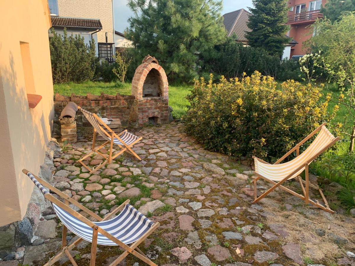 Oaza Pod Strzecha Klimatyczny Dom Z 3 Sypialniami Na Wylacznosc Z Kominkiem I Duzym Ogrodem Ustronie Morskie Bagian luar foto
